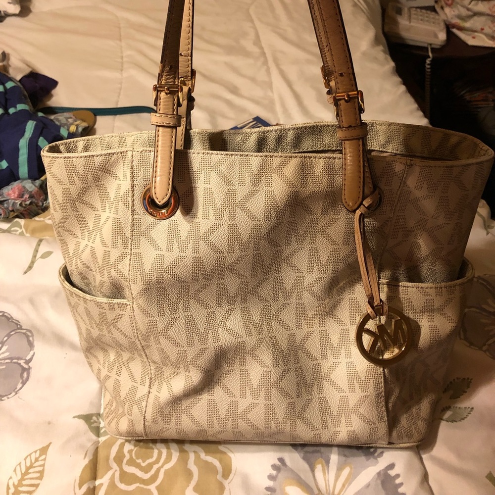 MK pocketbook